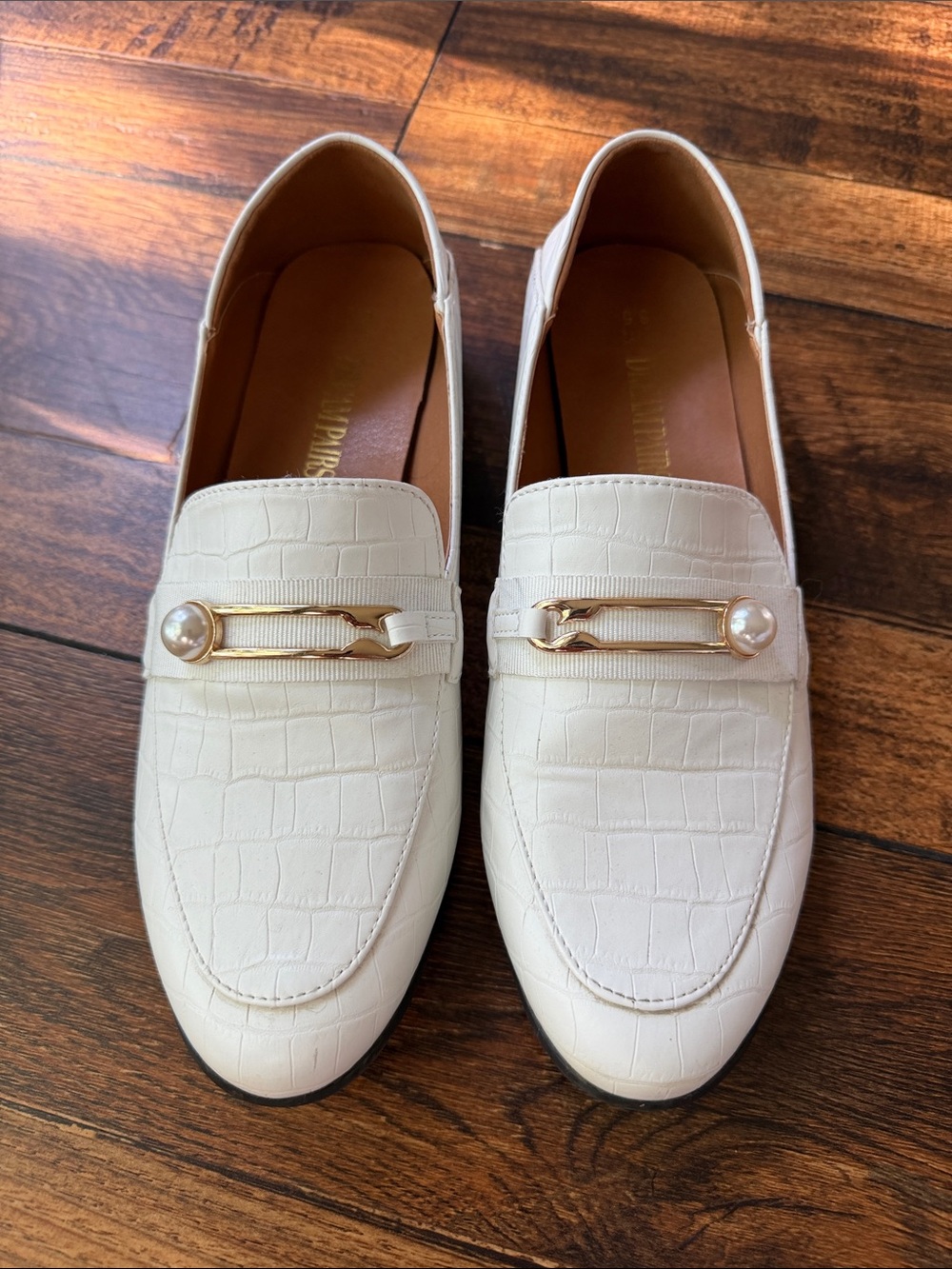 Dream Pairs White Croc-Embossed Loafers with Gold Pearl Bit